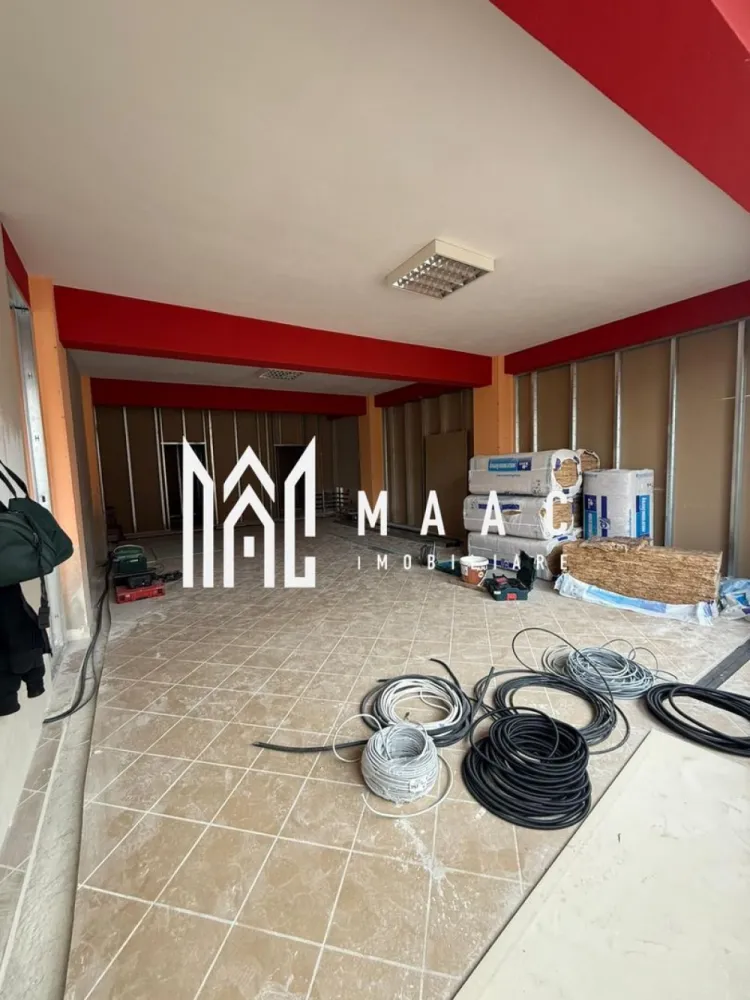 Spațiu comercial versatil I Selimbar-Zona Unimat - MAAC Imobiliare vă propune spre închiriere un spațiu comercial modern și luminos, conceput pentru a oferi confort, funcționalitate și o imagine profesională afacerii dumneavoastră. Proprietatea este structurată în două încăperi generoase, fiecare beneficiind de baie proprie și de toate utilitățile necesare (curent electric, apă și canalizare), oferind astfel independență și flexibilitate în utilizare: Camera 5 : 64 mp Camera 6: 65 mp Accesul se realizează printr-o intrare comună, care se deschide într-un hol , ce face legătura între cele două spații. Această dispunere permite atât utilizarea unitară a proprietății, cât și compartimentarea în funcție de nevoile viitorului ocupant. Beneficii principale: Două spații independente, fiecare cu grup sanitar propriu Acces comun, printr-un hol dedicat Toate utilitățile disponibile Posibilitate de personalizare și adaptare funcțională Lumină naturală Pretul se raporteaza la mpu. Un spațiu care îmbină eleganța, confortul și versatilitatea, oferind cadrul perfect pentru dezvoltarea unei afaceri de succes. Pentru detalii suplimentare și programarea unei vizionări, vă invităm să contactați echipa MAAC Imobiliare si precizati telefonic ca ati vazut anuntul cu ID: CP2761419 }}
