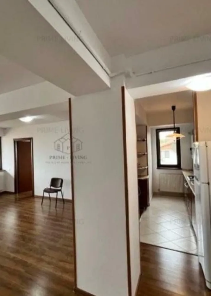 Unirii Tineretului Parcul Carol - Comision 0% pentru cumparator. Agentie imobiliara AllHouse vinde in exclusivitate apartament 3 camere semidecomandat. Living openspace cu bucataria. 1 Dormitor matrimonial cu baie proprie. 1 Dormitor cu baie separat. 2 Holuri. 1 Balcon tip logie de 7 mp. Imobil din 2008 tip boutique cu 18 apartamente. Etaj 3/5 cu lift. Vedere catre Parcul Carol. Loc de parcare in subteran inclus in pret. Pret fix!