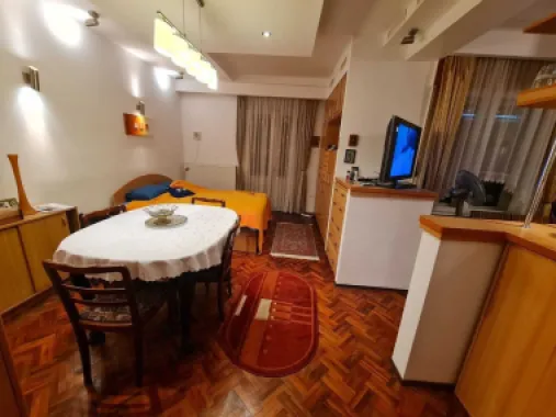 Apartament in vila zona Baicului