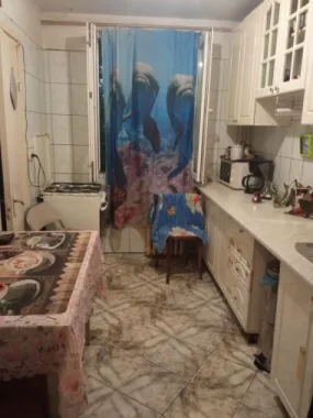 Vand apartament 3 camere langa policlinica Malcoci