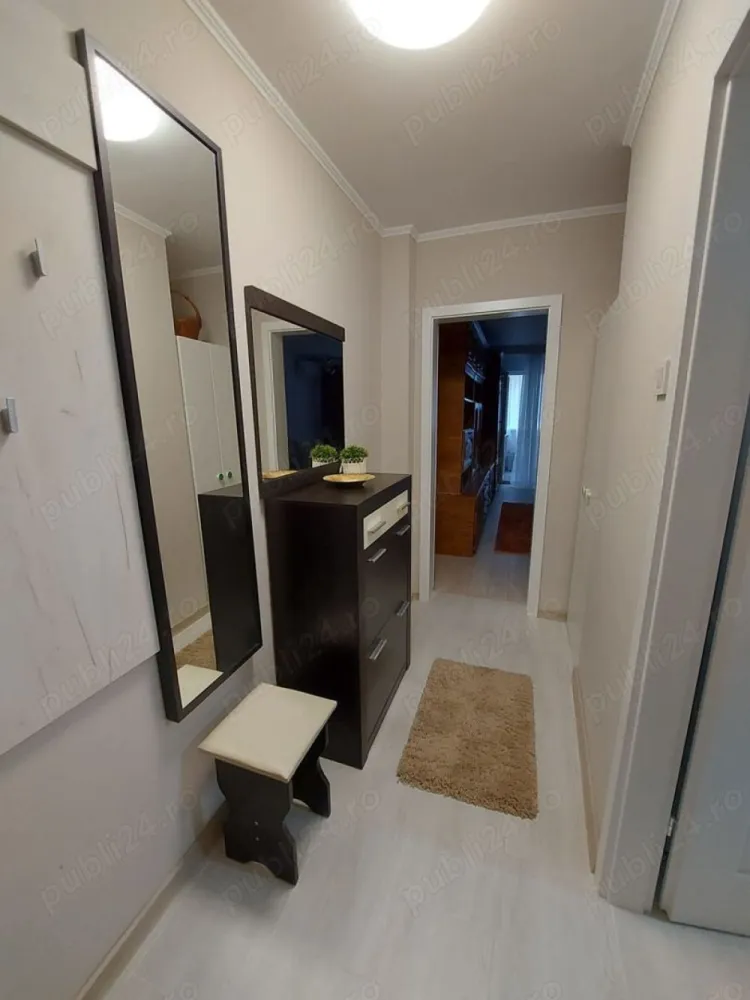 Inchiriere un apartament 2 camere - Va propunem spre inchiriere un apartament primitor si elegant de 2 camere cu balcon, situat in zona Lujerului. Cu o suprafata de 52 m , apartamentul este pozitionat la etajul 2 al unui imobil cu 10 etaje, prevazut cu lift si proaspat reabilitat termic. Apartamentul a fost renovat complet recent si se afla la prima inchiriere. Caracteristici principale: Suprafata: 52 m Confort: 1 Etaj: 2 10 Compartimentare: circular Numar camere: 2 Baie: cu geam masina de spalat boiler (pentru situatii de urgenta) Balcon: inchis cu geamuri tripan, amenajat Bucatarie: inchisa, mobilata si utilata (frigider, aragaz si cuptor pe gaz, cafetiera, vesela, spatii de depozitare generoase) Aer conditionat: da Alte dotari : TV cablu si internet Digi Detalii suplimentare: Apartamentul este proaspat renovat, mobilat si utilat complet, cu finisaje de calitate, ofera spatii de depozitare generoase. Amplasarea in zona Lujerului asigura acces facil la zone comerciale (Mega Image, Carrefour, Piata Veteranilor, Mall Plaza, Afi Cotroceni, Auchan, Lidl), transport in comun (max. 5 minute pana la metrou Lujerului, 3 minute pana la statia de autobuze pentru conexiuni cu centru, Gara de Nord, Panduri), Parcul Liniei la 2 minute pe jos, gradinite si scoli in proximitate (Scoala Europeana nr. 17), banci, farmacii. Zona in care este amplasat apartamentul este ferita de traficul din bulevard, blocul fiind situat in linia a doua, asigurand liniste in toate momentele zilei si multa verdeata. Conditii de inchiriere: Chirie : 2500 lei La incheierea contractului se va achita 1 luna de chirie + 1 luna garantie. Pentru mai multe detalii si programarea unei vizionari, nu ezitati sa ne contactati la numarul !