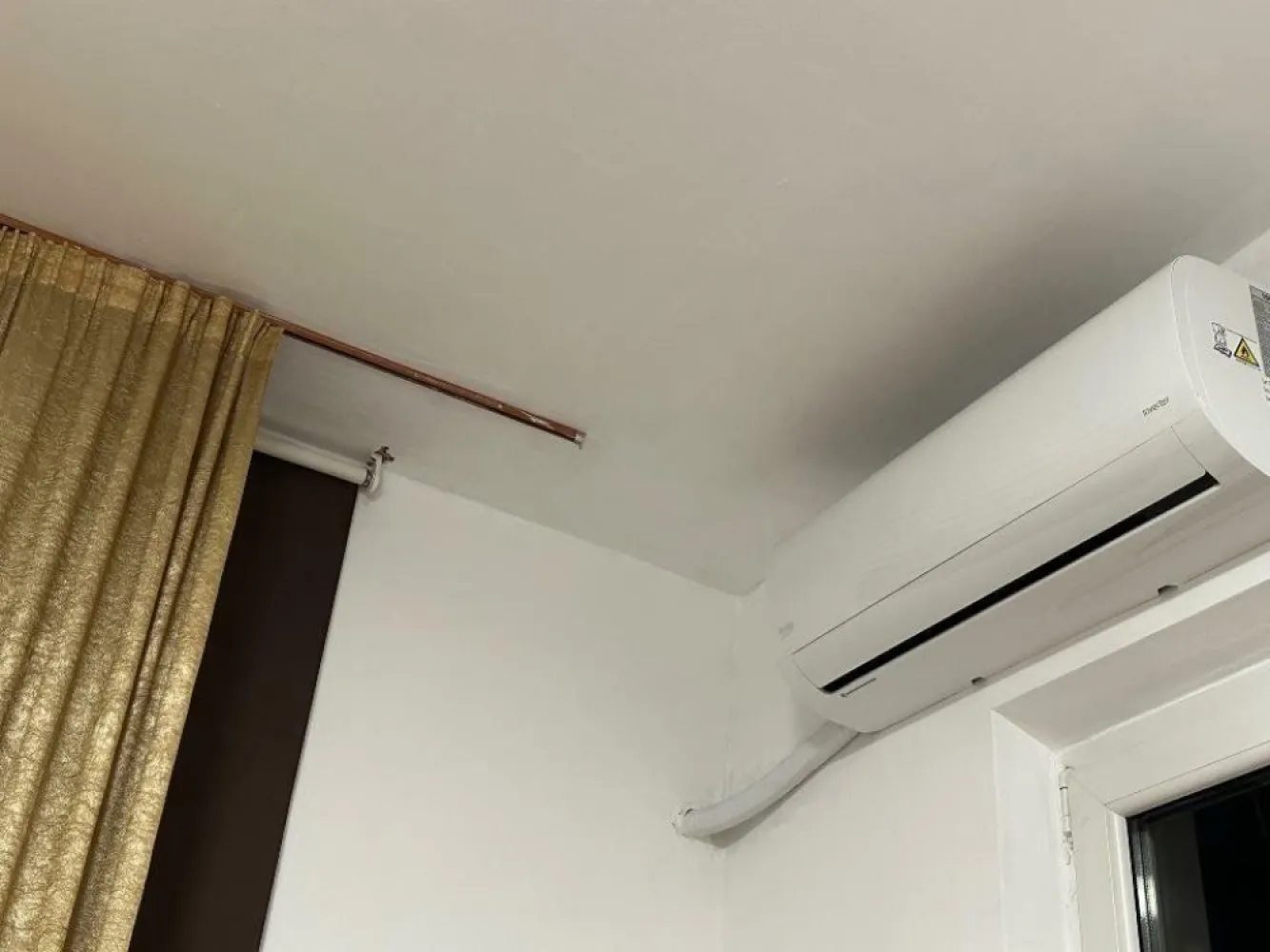 Apt 3cam renovat 69mp, dotat cu CT, AC , an 1985 etaj 7/8, mobilat