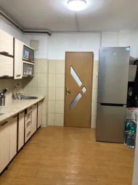 Apt 3cam renovat 69mp, dotat cu CT, AC , an 1985 etaj 7/8, mobilat