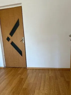Apt 3cam renovat 69mp, dotat cu CT, AC , an 1985 etaj 7/8, mobilat