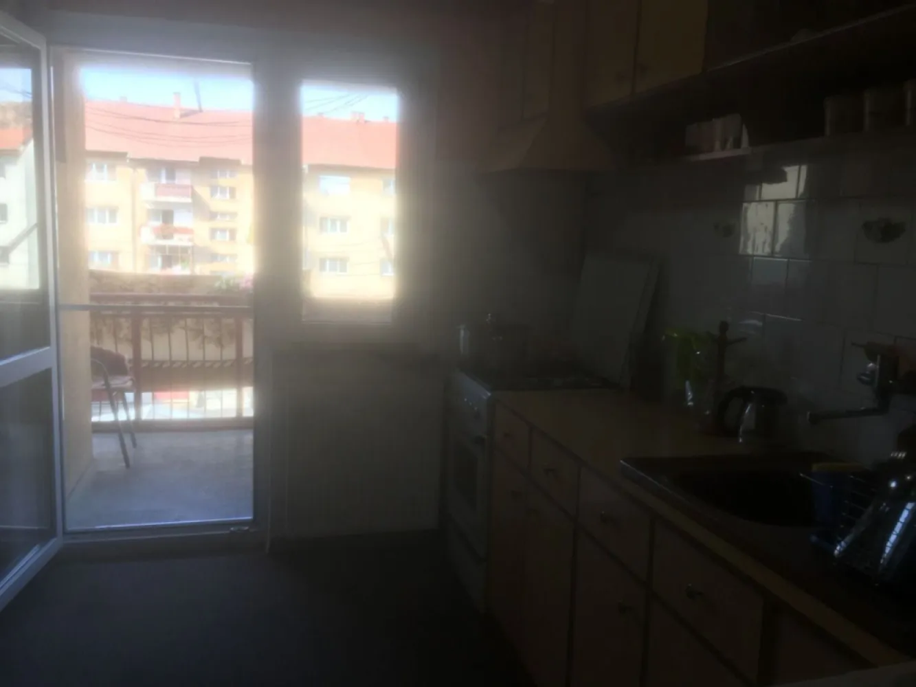 Ag BRASADAS vinde ap. 4 cam 93mp la etajul 3 în Carpați 2. - Agenția BRASADAS vinde apartament cu patru camere situat la etajul 3 în Carpați 2. www.brasadas.com.