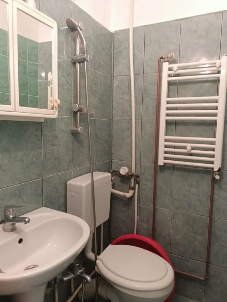 Timpuri noi, Vitan - Garsoniera confort 3, parter, suprafata 14.5mp, parter, bloc fara subsol, centrala termica. Bloc anvelopat in 2010. Se vinde exact asa cum se prezinta in poze. Imobilul se afla pe str Foisorului.