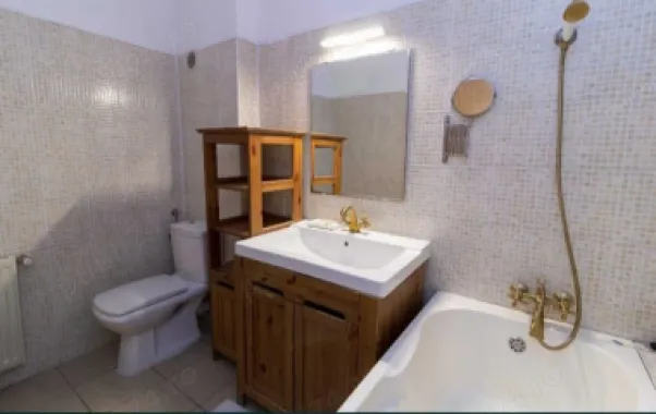 Apartament 3 camere ,metrou straulesti cu parcare.