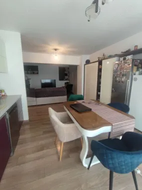 Ag BRASADAS vinde ap. 3 cam. in Complexul Newton Tătărași.