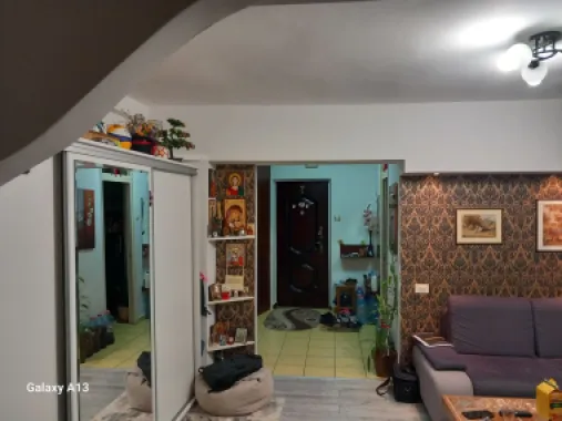 Ag BRASADAS vinde ap 2 cam etaj 8/8 zona IRA.