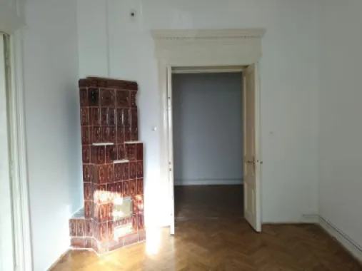 Inchiriez casa la curte in centru,zona Foisorul de Foc