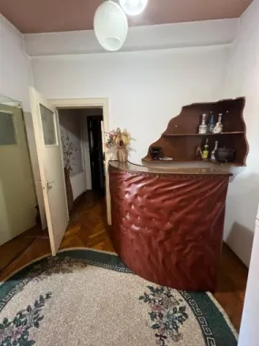 Ag BRASADAS închiriază ap 2 cam etaj 2 Cismigiu.