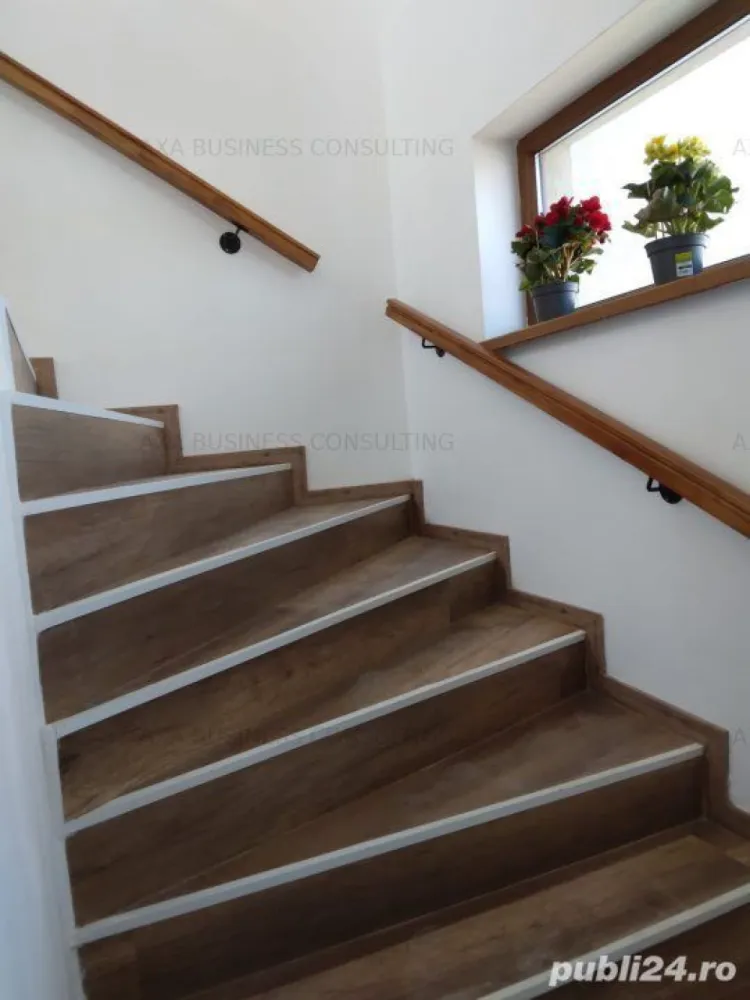 Dacia-Eminescu-Penthouse cu vedere panoramica - DACIA-Eminescu, Penthouse-mansarda, suprafata construita 105mp.suprafata utila 90mp; vedere panoramica, terasa mare+balcon, centrala termica proprie. bloc cu lift, constructie 2013, curte, posibilitate garaj;; pret: 180.000euro;