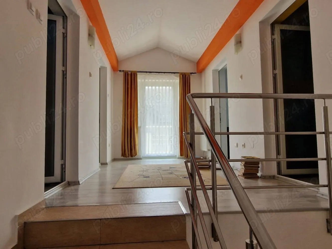Persoana fizica vand vila zona Bucium - 240mp suprafata utila 820mp suprafata teren Garaj beci terasa spatioasa Mai multe detalii in privat