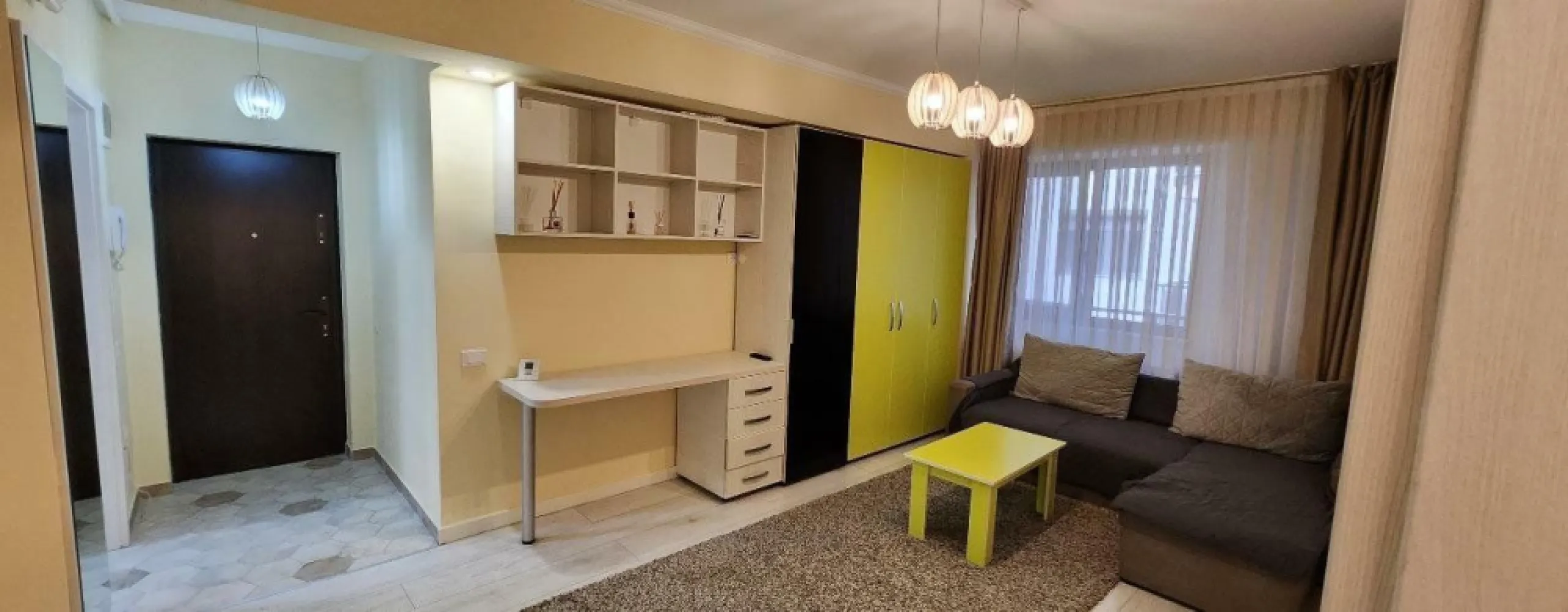 Apartament 2 camere | Bucurestii Noi | Langa Metrou Laminorului - Va propun spre inchiriere un apartament cu 2 camere, situat la etajul 1 mobilat si utilat modern, intr-un bloc nou finalizat, situat in Zona Bucurestii Noi, langa statia de metrou Laminorului. Este alcatuit din: living luminos si foarte spatios, un dormitor, o baie, o bucatarie inchisa, hol si balcon mare (10mp) . Apartamentul dispune de: aer conditionat, centrala proprie, gresie, faianta, parchet, usa metalica, TV, interior stare buna (proaspat zugravit) masina de spalat rufe, frigider, bucatarie mobilata / utilata. - Acces rapid catre mijloace de transport in comun si catre zonele principale ale orasului. - Magazine si Supermarketuri in apropiere (Mega Image Vis a Vis, LIDL la 3 min) - Apartamentul face parte dintr-un bloc nou (2020) -Este ideal pentru o persoana dar si pentru un cuplu. *Apartamentul este complet mobilat si utilat, exact ca in poze. * Un loc de parcare inclus. Persoana fizica.