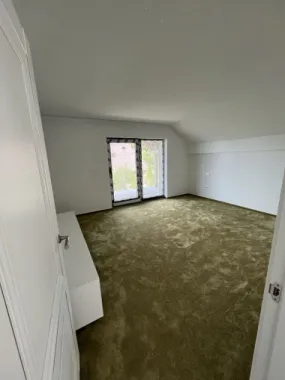 Vand casa in Bucium cu vedere la oras