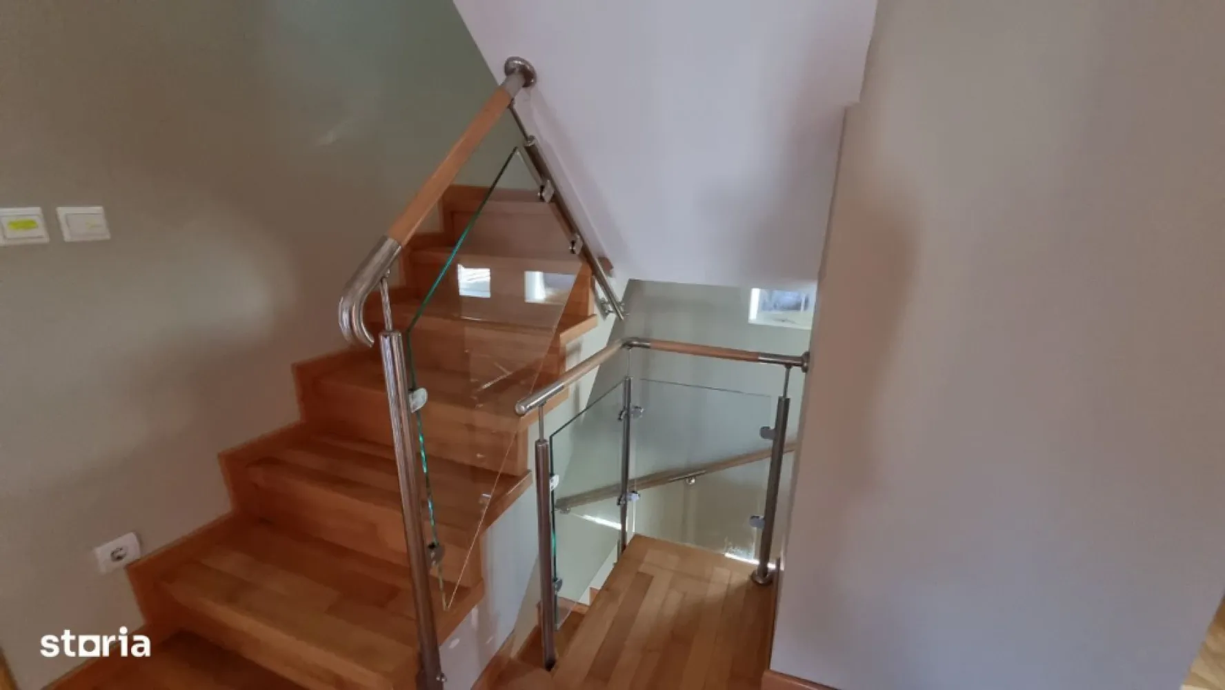 Chirie sau Vânzare - Vila Mare 3 Apartamente + Buncăr – Privat Afacere