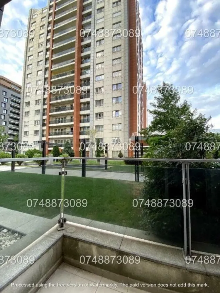 Ap 3 Camere Incity Residence Tip A - Proprietar, vand un apartament modern cu 3 camere, situat în complexul exclusivist InCity Residence, pe Calea Dudeşti nr. 188. Imobilul este amplasat într-un bloc cu 17 etaje, construit în anul 2009, iar apartamentul se află la parter. Caracteristici apartament: Suprafaţă utilă: 102 mp + balcoane aprox 13mp Compartimentare: Decomandat Camere: 3 Băi: 2 Balcoane: 2 balcoane ideale pentru relaxare Încălzire: Centrală termică bloc Facilităţi ale complexului şi zonei: Transport: Metrou Dristor 1 la doar 7-8 minute de mers pe jos, tramvai şi staţii STB în apropiere Fitness şi relaxare: Sală de fitness la parterul blocului alaturat, multiple spaţii verzi şi locuri de odihnă Comodităţi: McDonald's şi diverse magazine, farmacii şi spital în apropiere Educaţie: Şcoala gimnazială nr. 80, grădiniţe şi licee în zonă Restaurante şi divertisment: Diverse opţiuni de restaurante în imediata vecinătate Avantaje suplimentare: Siguranţă: Complexul dispune de pază permanentă şi acces controlat Acces facil: Loc dublu de parcare disponibil spre vanzare Preţ: 240.000â‚Ź (vândut pe SRL 200+TVA) Pentru mai multe detalii şi programări la vizionare, vă rugăm să ne contactaţi.