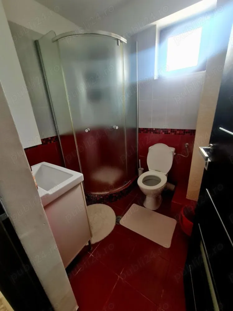 Apartament 3 Camere Barbu Vacarescu | Floreasca | Direct Proprietar - irect Proprietar ofer spre vanzare un apartament cu 3 camere, situat intr-o zona linistita, aproape de multe zone de interes. Apartamentul se afla pe strada Vrancioaia Nr. 7. Apartamentul se afla la etajul 3 din 4. Blocul nu dispune de lift. Vecinatati : - Parcul Verdi 350m ,Parcul Tei 1.1 km, Parcul Floreasca 1.3 km. - Tramvai Barbu Vacarescu 350m. - RATB 350m. Apartamentul are centrala proprie si este complet utilat, este total igienizat, pregatit pentru mutat. Zona este una foarte linistita, vecinii sunt de o buna calitate, pe scurt este un apartament ce va deveni caminul calduros pe care il doriti.