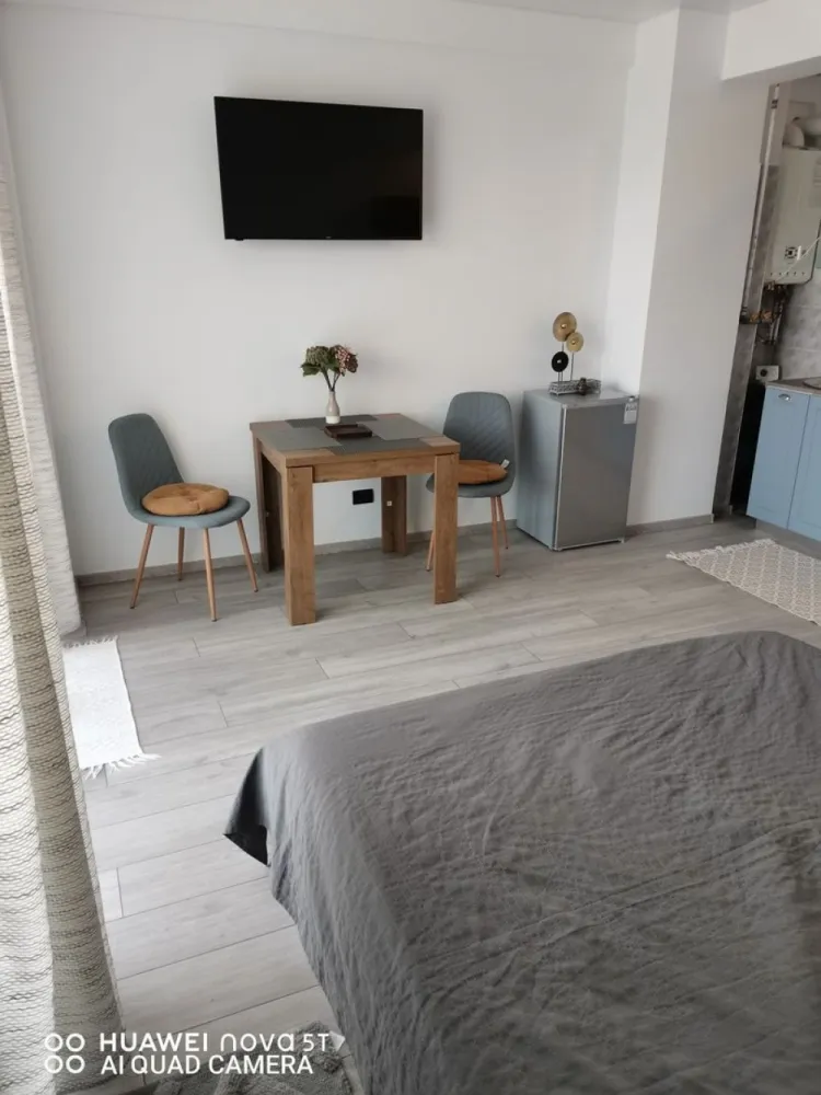 Garsonieră Mamaia Nord - Vând garsoniera nouă complet utilată într-un complex rezidențial situat în Mamaia Nord, Strada D10, la 150m de plajă, etaj 6din 8+1,cu piscină proprie, balcon. Complex Almar Luxury!Blocul a fost terminat în luna mai 2022!