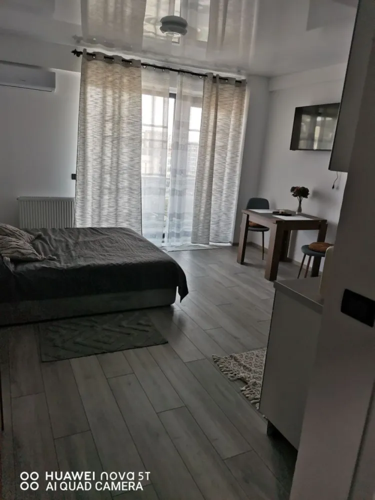 Garsonieră Mamaia Nord - Vând garsoniera nouă complet utilată într-un complex rezidențial situat în Mamaia Nord, Strada D10, la 150m de plajă, etaj 6din 8+1,cu piscină proprie, balcon. Complex Almar Luxury!Blocul a fost terminat în luna mai 2022!