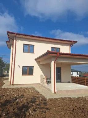 Casa P+E ,140 mp utili,451 mp teren, Hlincea,MUTARE IMEDIATA.