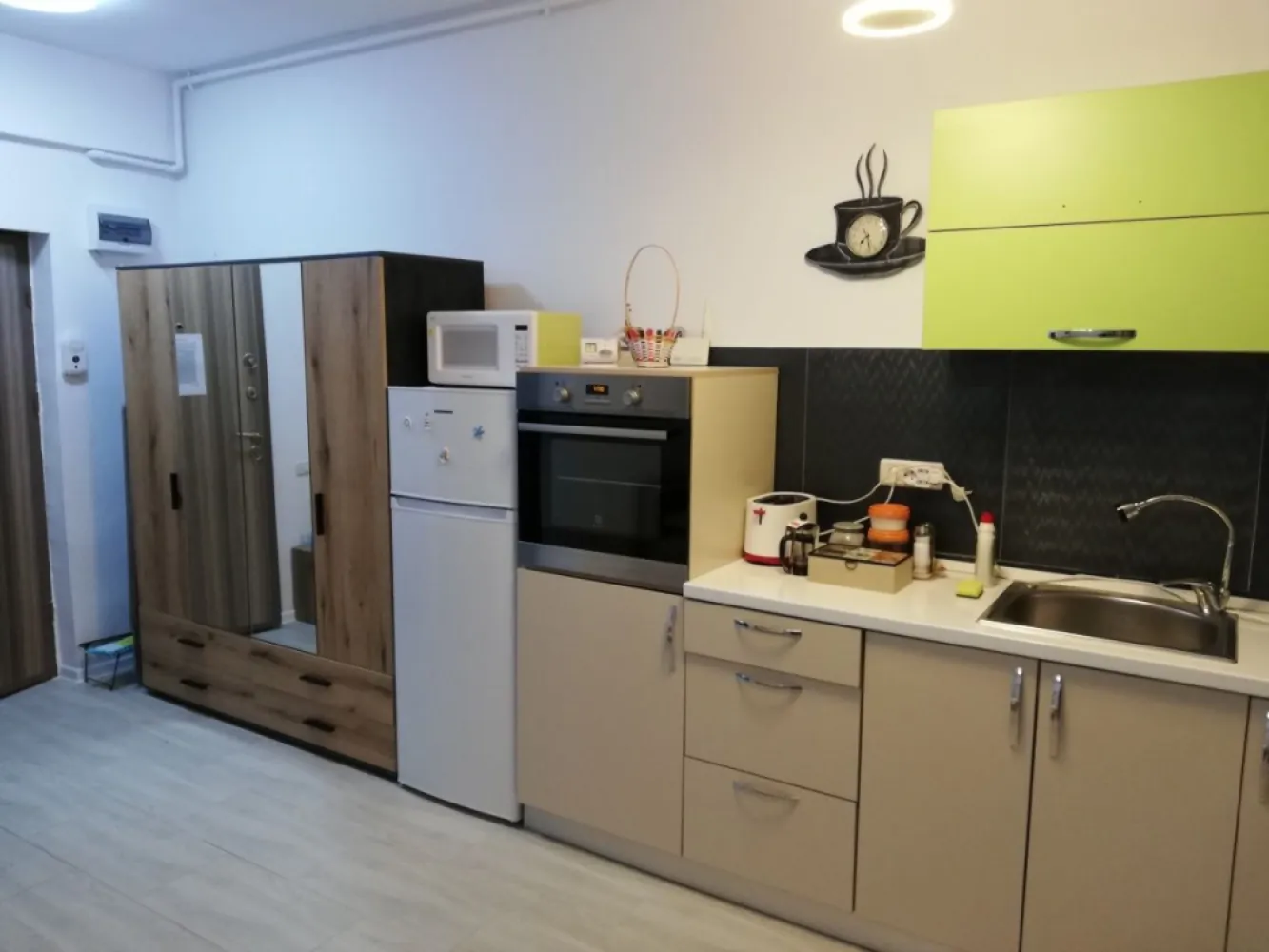 Vând studio la promenadă