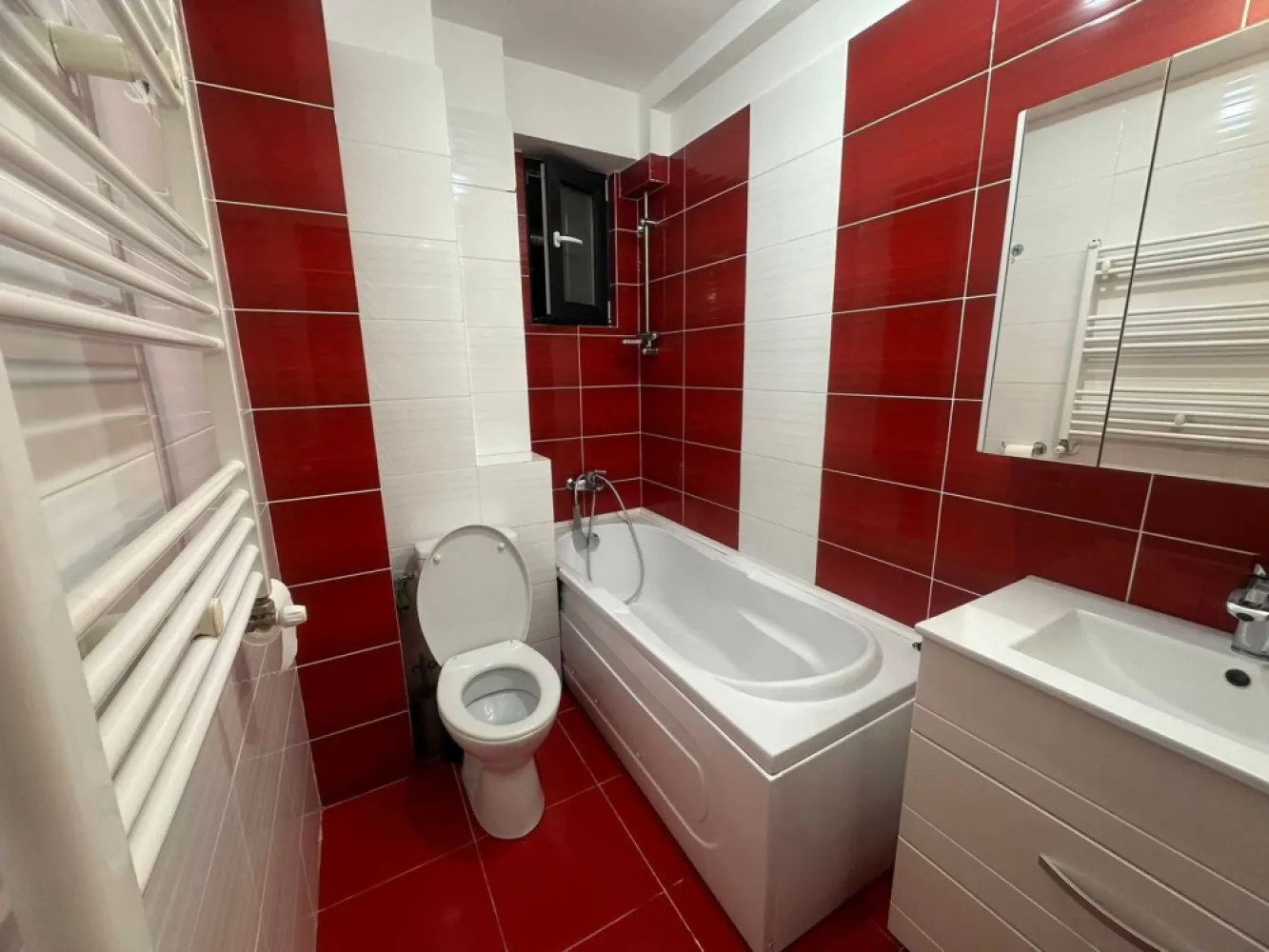 Apartament 3 camere, 85mp, parcare subterana, zona 1 Decembrie 1918