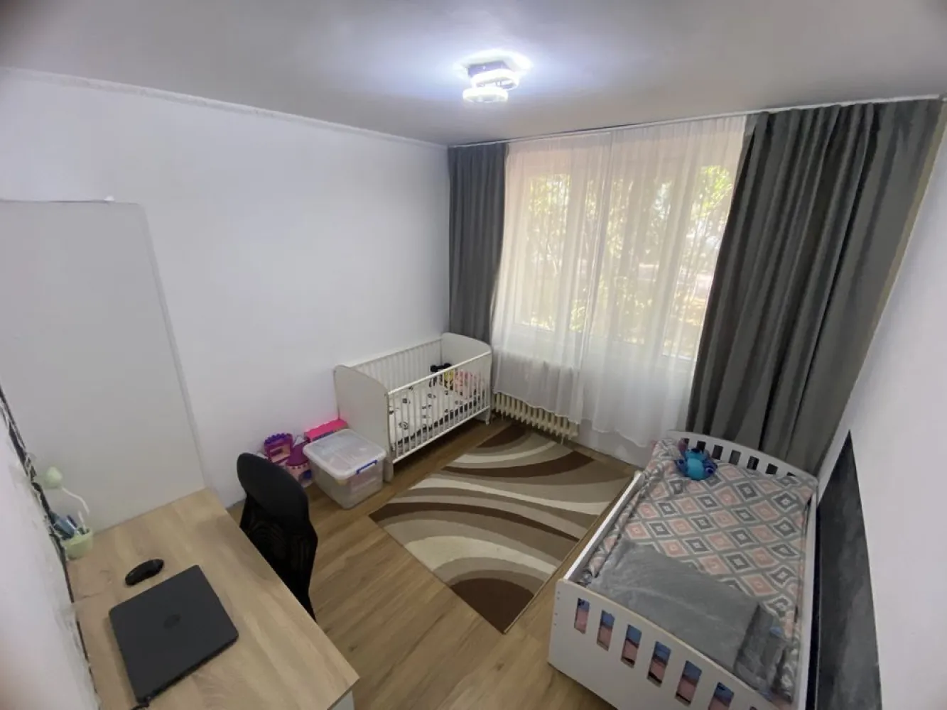 Vând apartament