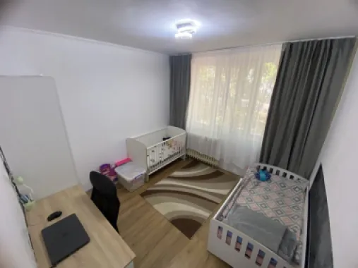 Vând apartament