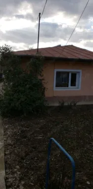 Casa de vânzare cu teren
