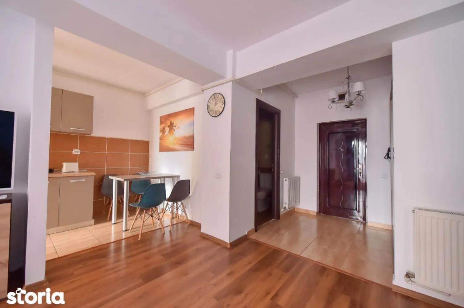 Apartament de vanzare 2 camere , Summerland, Mamaia - Apartament situat pe malul marii , situat in Summerland, zona de maxim interes pentru o investitie. Are vedere laterala la mare, este compus din dormitor , zona de living,hol, bucatarie, 2 bai si terasa generoasa. Este situat la etajul 1 , in blocul cu Bar Pasticeria.