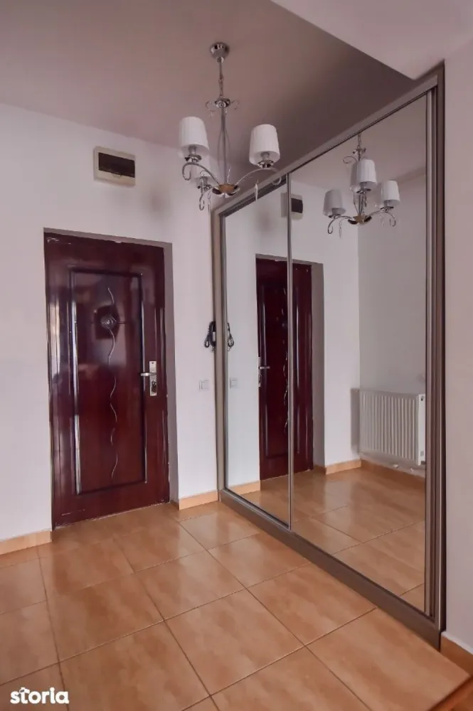 Apartament de vanzare 2 camere , Summerland, Mamaia - Apartament situat pe malul marii , situat in Summerland, zona de maxim interes pentru o investitie. Are vedere laterala la mare, este compus din dormitor , zona de living,hol, bucatarie, 2 bai si terasa generoasa. Este situat la etajul 1 , in blocul cu Bar Pasticeria.