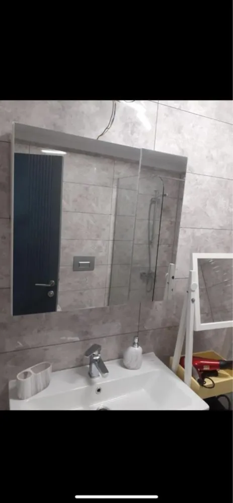 Apartament Solid House Residence Mamaia - Complex Solid House Residence O Baie O Bucătărie Dormitor cu bat dublu Living cu canapea extensibila Balcon cu vedere la lac Loc de parcare cu telecomanda pentru bariera 57 mp2 etaj 3
