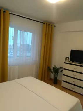 Proprietar -Vând apartament spațios la mare