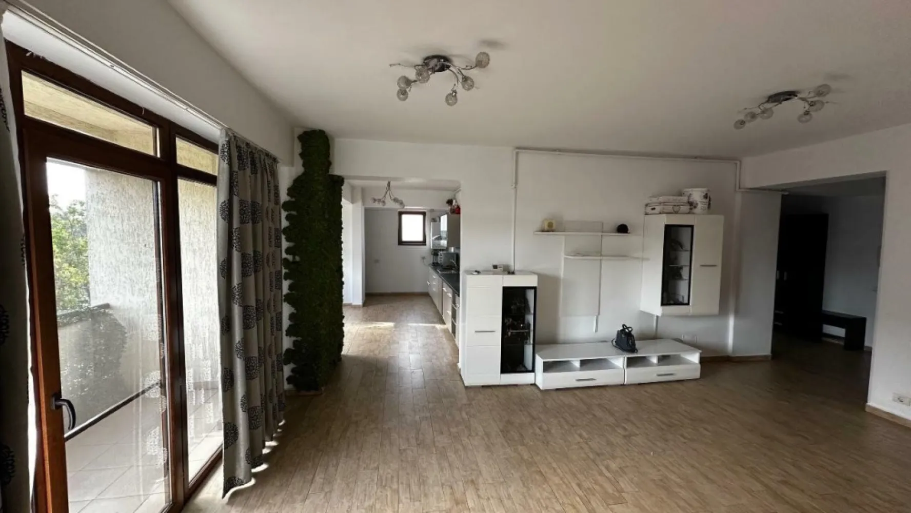 Apartament Damaroaia 3 camere 101 utili parcare subteran+Boxa Direct Proprietar