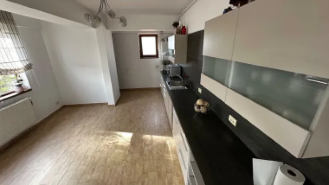 Apartament Damaroaia 3 camere 101 utili parcare subteran+Boxa Direct Proprietar
