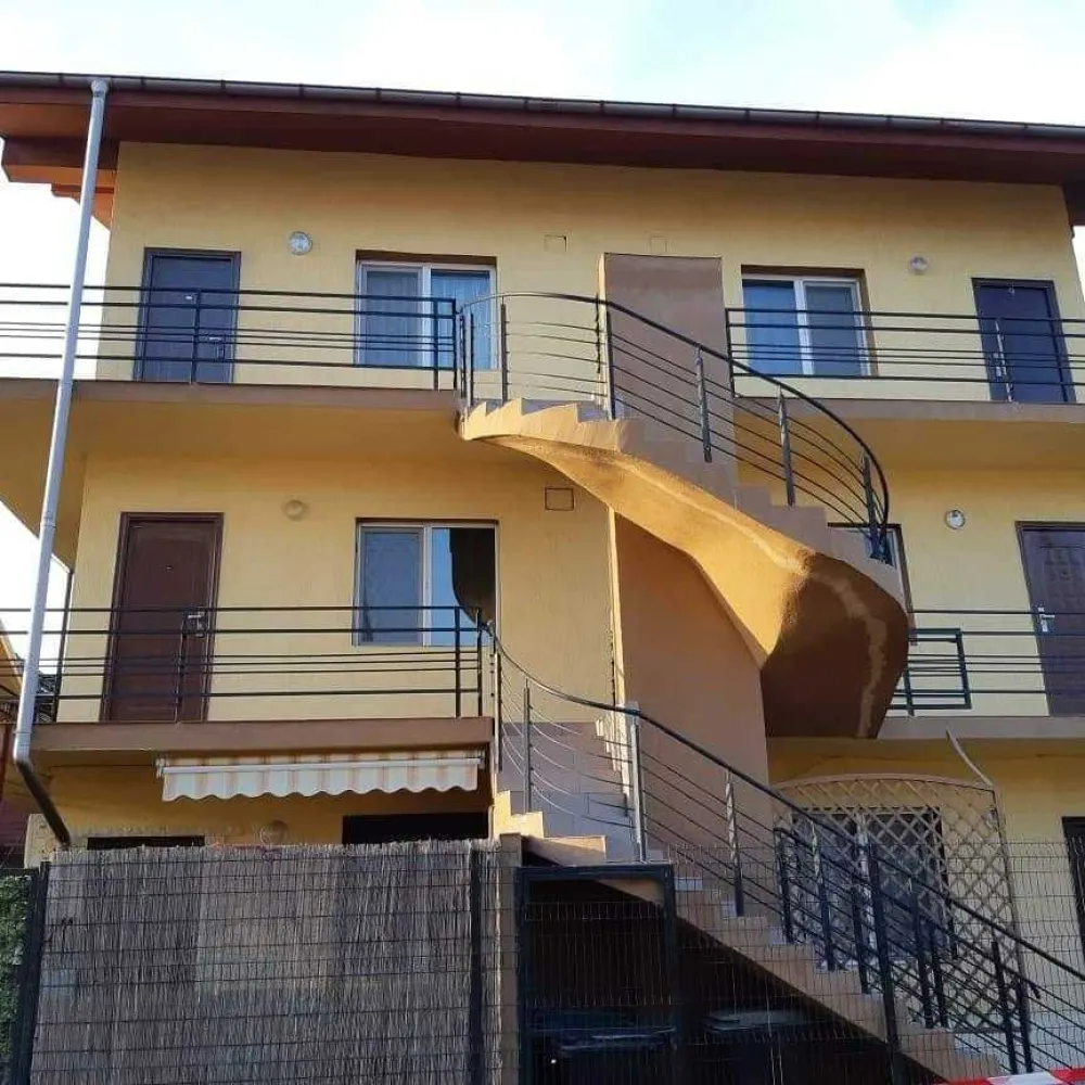 Vand doua apartamente in Mamaia-Nord