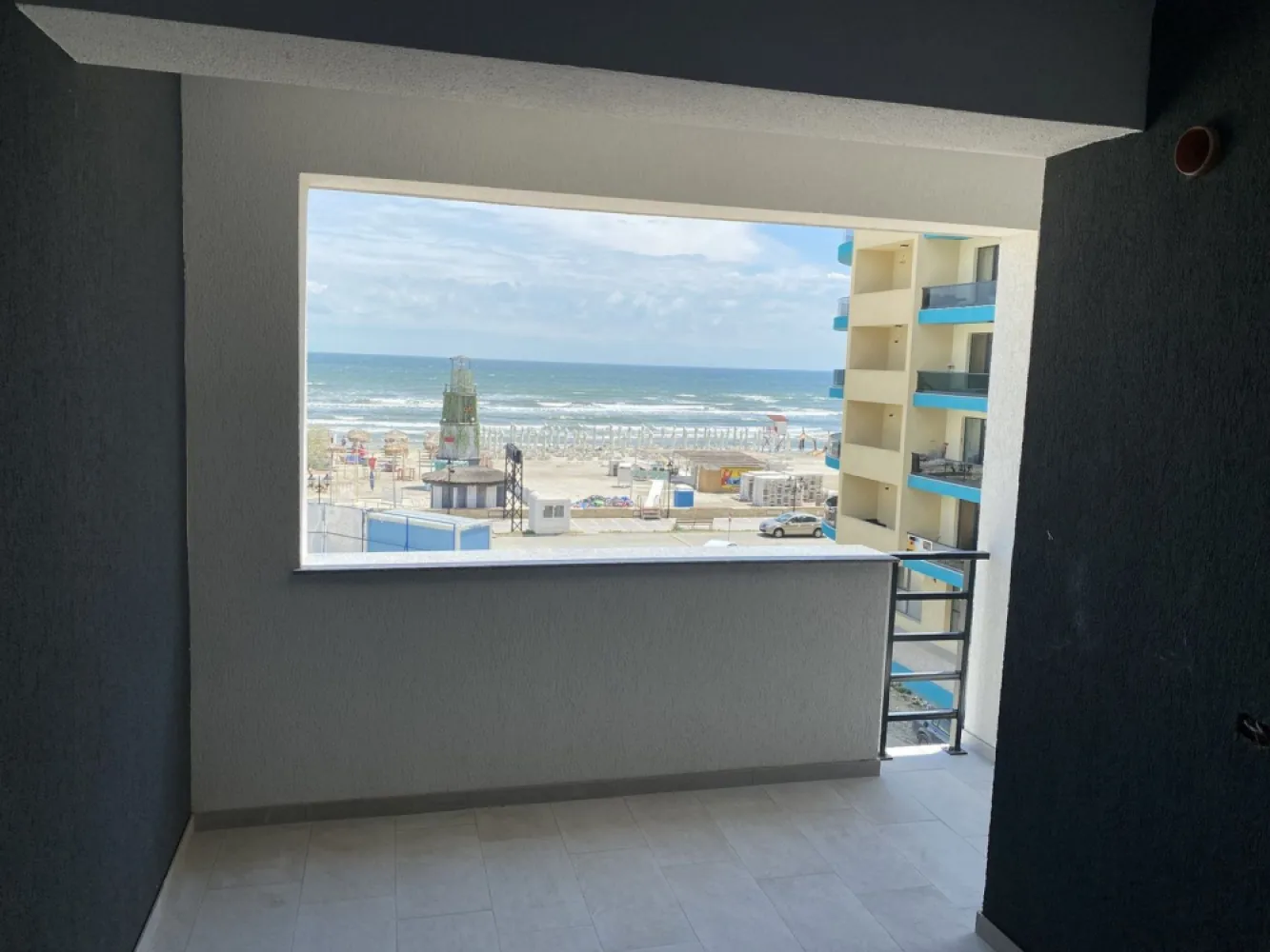 Ag. Eu. vinde Ap. 2 Cam 63 mp Et. 1 Constanta-Mamaia Nord