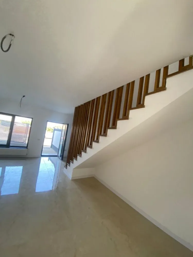 Duplex de vânzare 110 MP An. 2023 in Com Lumina Constanta