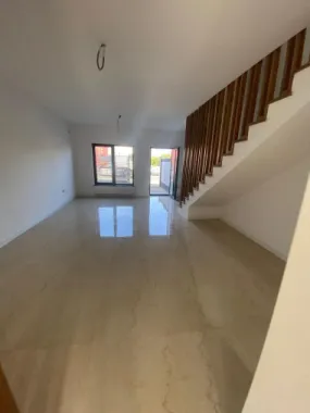 Duplex de vânzare 110 MP An. 2023 in Com Lumina Constanta
