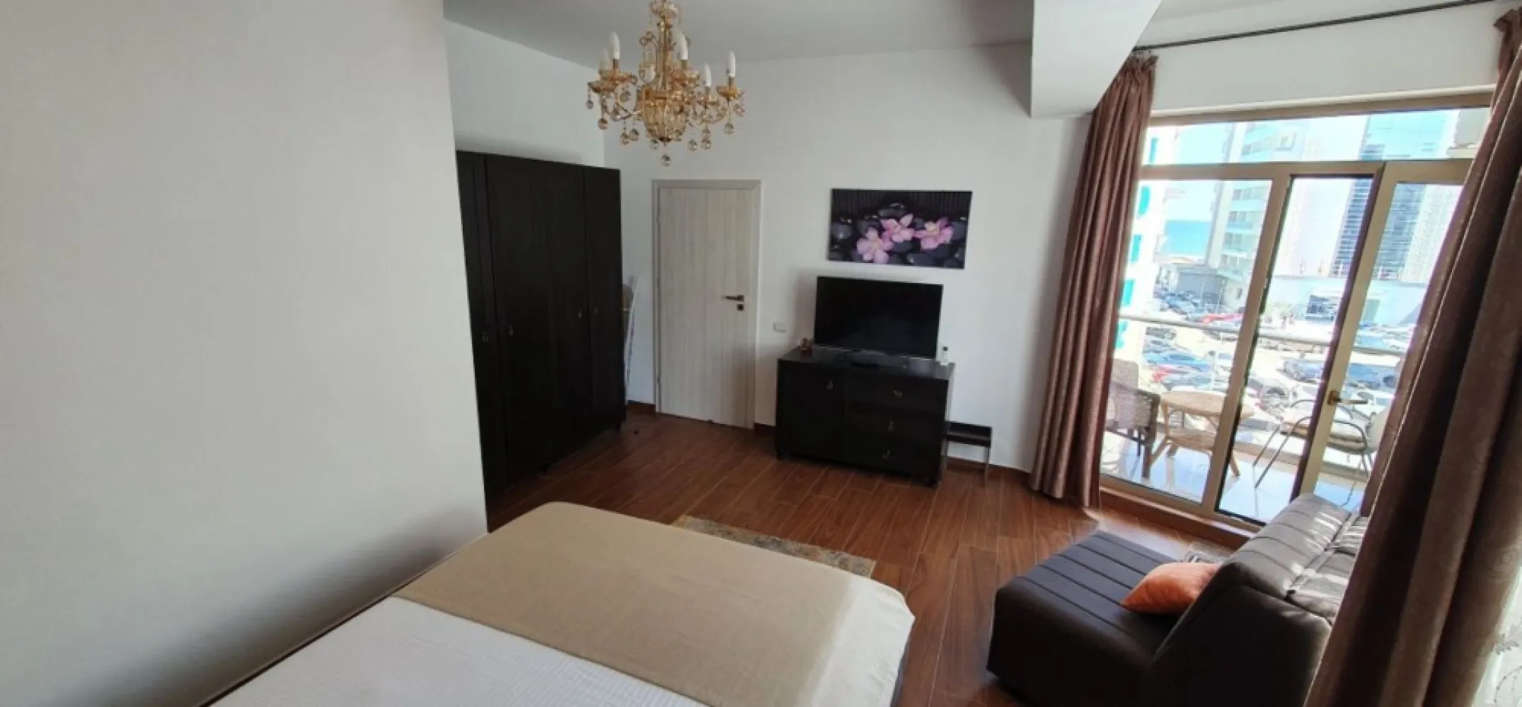 Studio de vanzare 40 mp Et. 3/4 Mamaia nord Twin Rezidence aproape de plaja