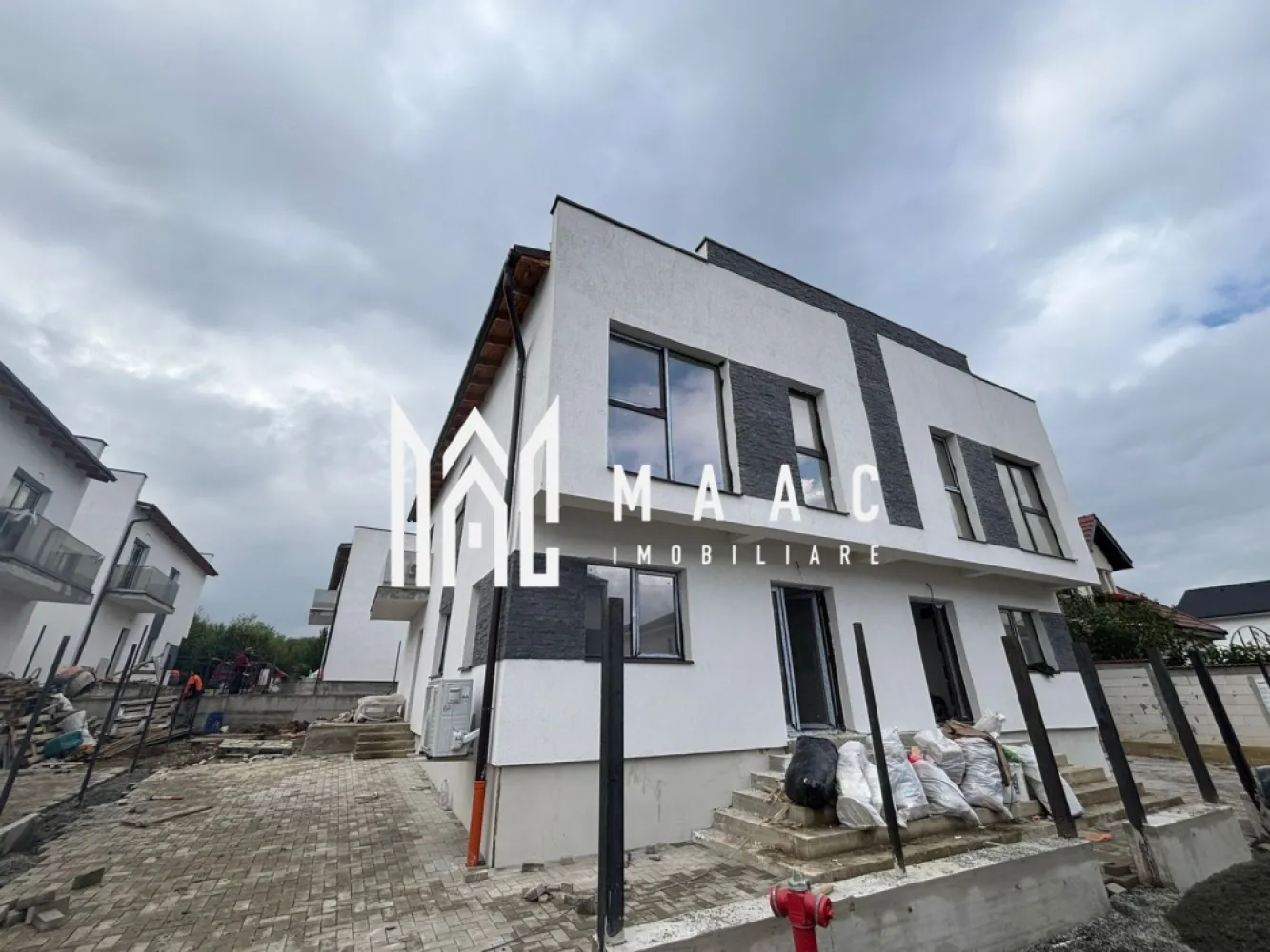 Casă tip duplex | 114 mp utili | 200 mp teren | Intabulată | Calea Cisnădiei