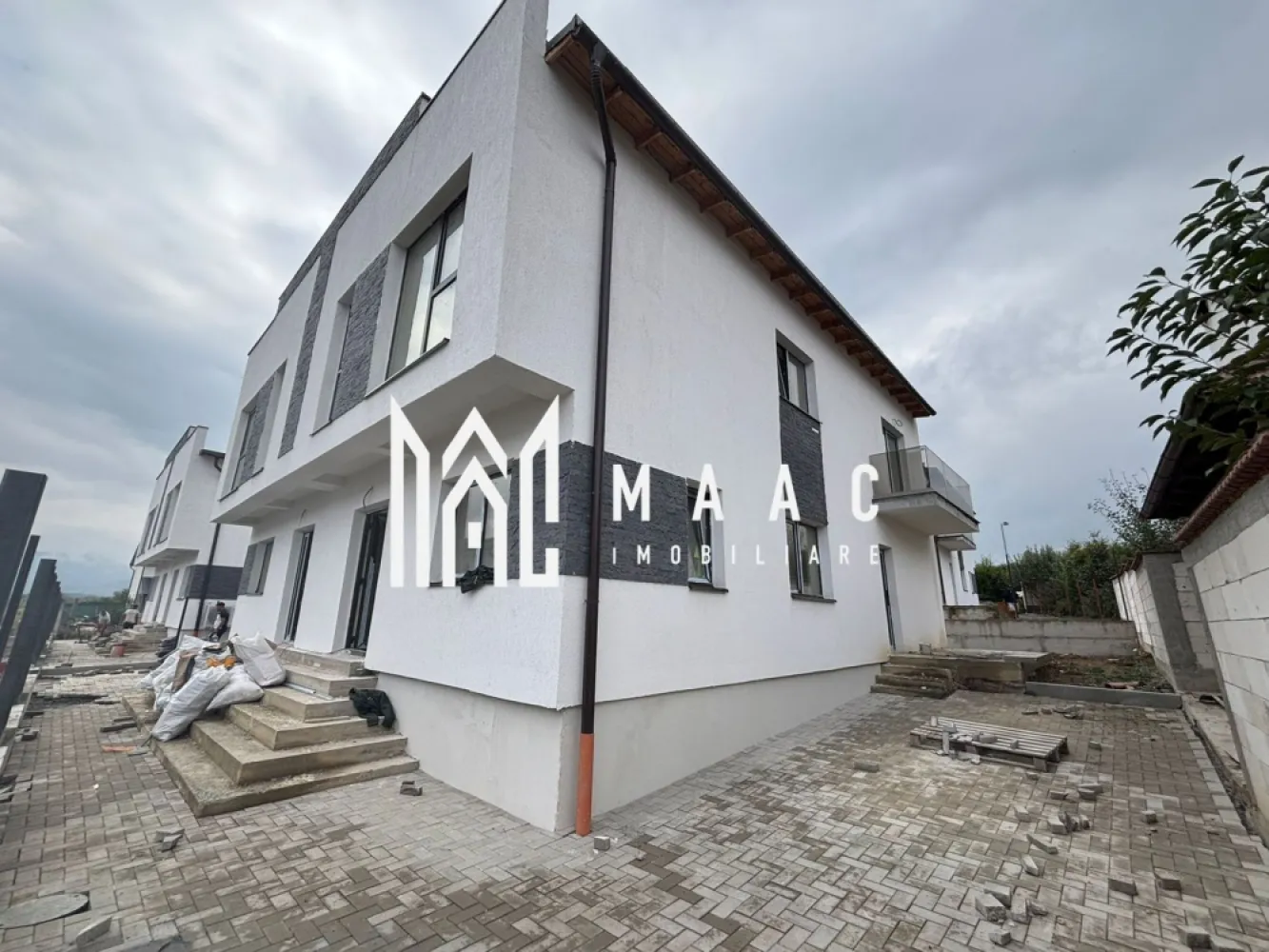 Casă tip duplex | 114 mp utili | 200 mp teren | Intabulată | Calea Cisnădiei