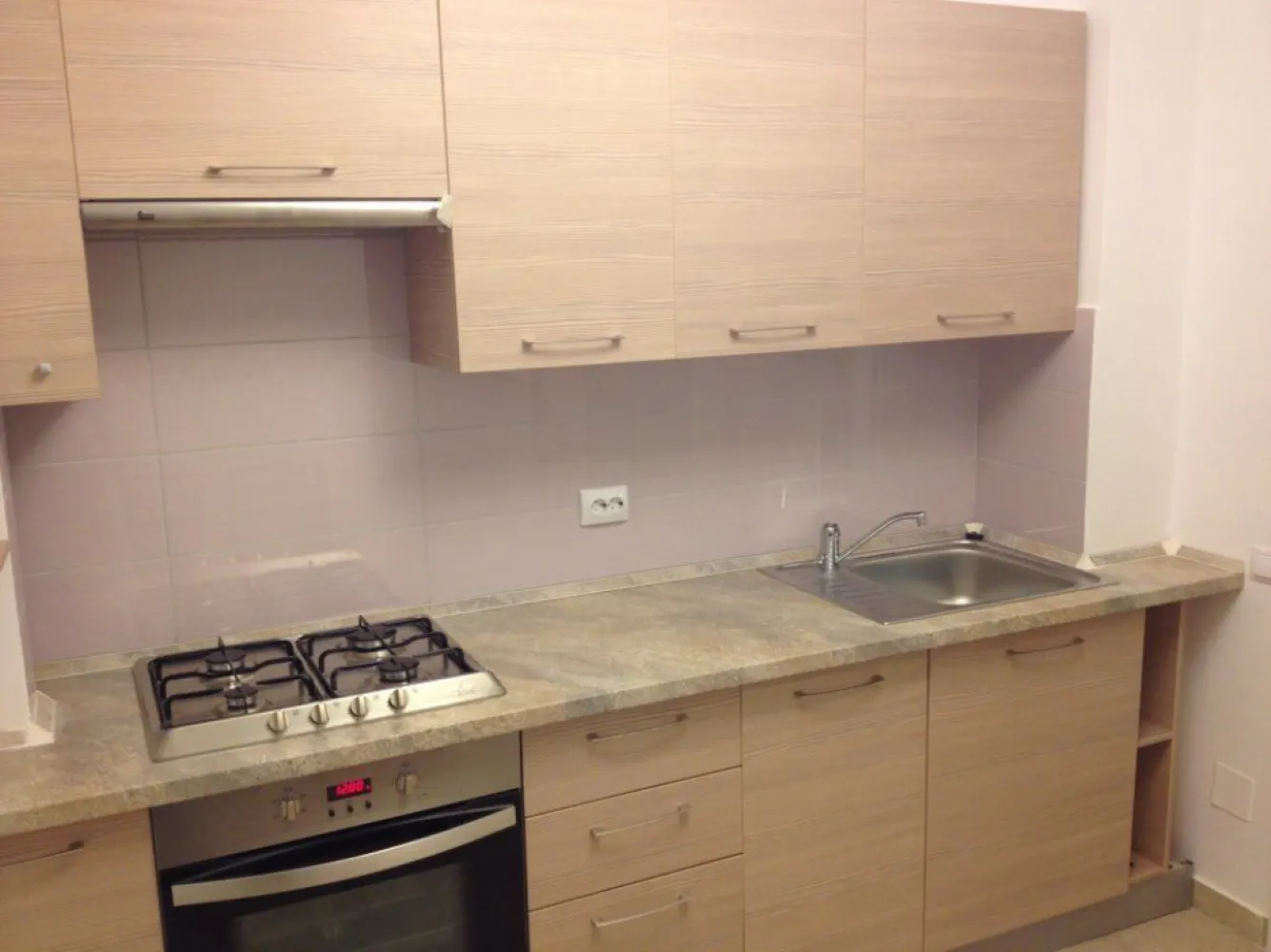 Particular inchiriez apartament Stefan cel Mare (spitalul de urgenta floreasca)