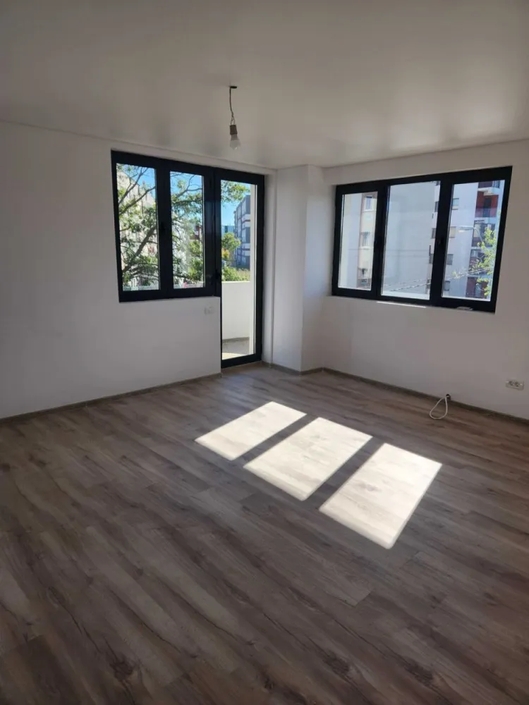 Berceni Aparatori Patriei Dezvoltator - Dezvoltator direct, un proiect deosebit cu parcare subterana inclusa in pret, finisaje calitate superioara, tva inclus, acceptam si credit,2 grupuri sanitare,centrala proprie,geam triplan,marmura pe scara,lift,proiect finslizat gata de mutare.