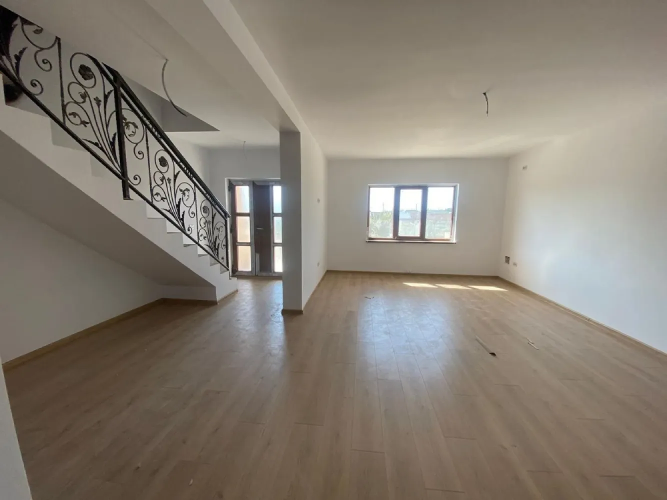 Casa P+1 Tip Duplex de vanzare 120 mp An 2023 Constanta Comuna Lumina