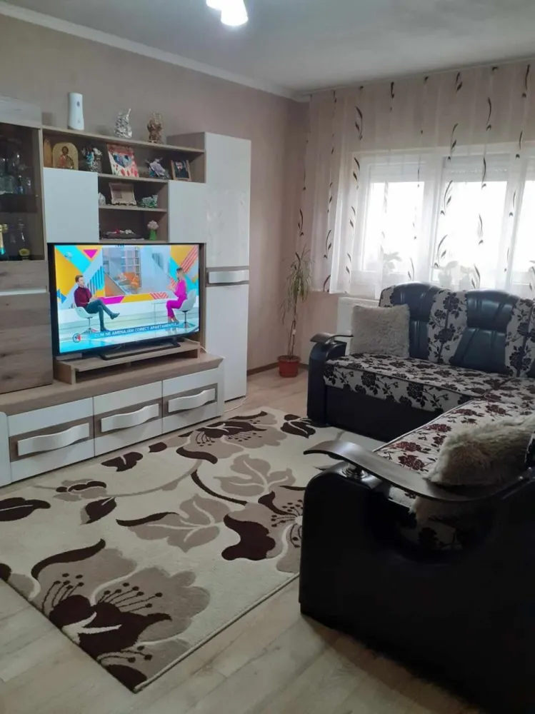 Ag EUROPA vinde ap. 3 cam. 48mp la PARTER în Micro 16. - Agenția EUROPA vinde apartament cu camere situat la PARTER in Micro 16 pe CAREIULUI.