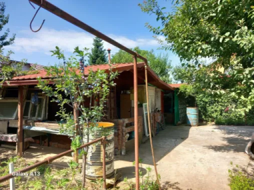 Ag EUROPA vinde teren BERCU ROSU toate utilitatile și casa vacanta.