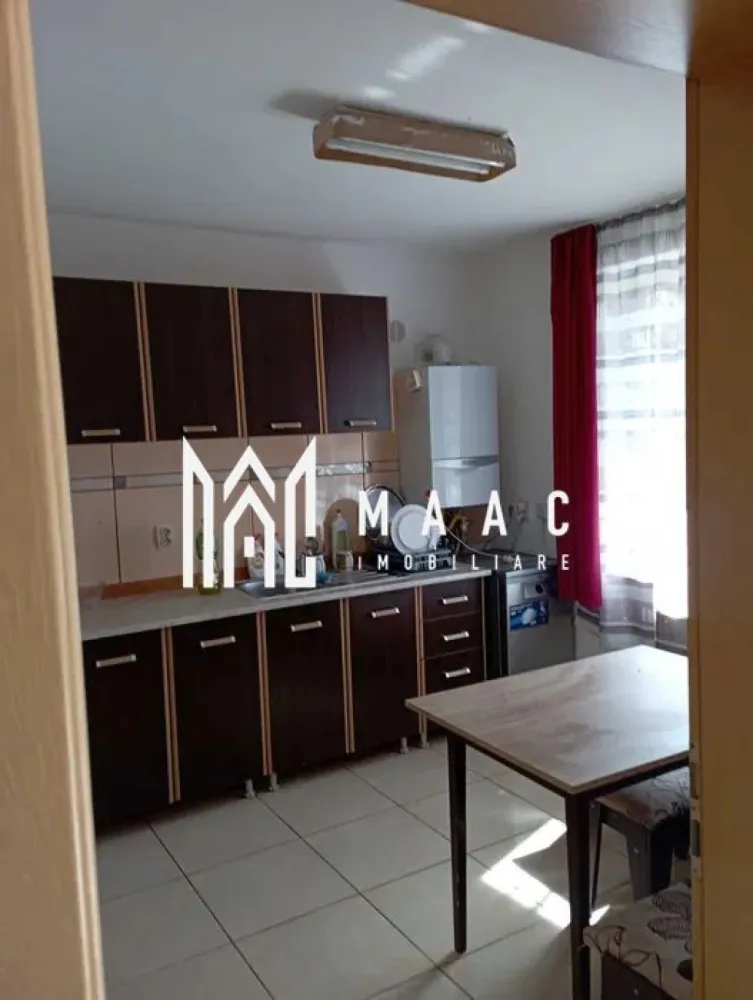 Casă individuala | Teren 500 mp I Terase I Garaj I Șura Mică - Casă modernă în Complexul Rezidențial Eden, Șura Mică – spațiu, lumină și confort la doar câteva minute de Sibiu MAAC Imobiliare vă propune spre vânzare o casă individuală, teren de 500 mp, perfectă pentru familii sau pentru cei care își doresc un stil de viață liniștit, în apropierea orașului, fără a renunța la confortul urban. Proprietatea este situată în apreciatul complex rezidențial Eden, la ieșirea din Șura Mică spre Ocna Sibiului – o zonă aerisită, verde și în continuă dezvoltare. Descrierea proprietății Parter – Zona de zi generoasă și luminoasă Bucătărie modernă foarte spațioasă (9 mp) Cameră de depozitare / cămară Living amplu de 30 mp, cu deschidere directă spre terasa exterioară Loc special pentru luat masa Toaletă de serviciu Spațiu dedicat pentru mașina de spălat Parterul este conceput pentru confort și interacțiune, beneficiind de lumină naturală abundentă și o trecere armonioasă către terasa perfectă pentru relaxare. Etaj – Intimitate și confort pentru întreaga familie 3 dormitoare elegante, fiecare cu terasă proprie 2 băi: una comună + una en-suite, dedicată dormitorului matrimonial Compartimentarea este gândită astfel încât să ofere intimitate, spațiu și acces direct la aer liber pentru fiecare membru al familiei. Garaj spațios – 45 mp Un garaj generos, potrivit pentru parcare, depozitare sau chiar amenajarea unui mic atelier. Spațiul suplimentar îți oferă flexibilitate totală. Dotări și avantaje Sistem de încălzire dual: centrală termică pe gaz sobă hidraulică – pentru eficiență sporită și atmosferă plăcută Compartimentare atent gândită, spații luminoase și bine definite Localizare excelentă: aproape de transport public, magazine, servicii și facilități urbane Zonă ideală pentru familii și pentru cei care doresc liniște, spațiu și apropiere de natură Finisaje de calitate Terase la fiecare dormitor – raritate pe piață Spații generoase și distribuție inteligentă Complex rezidențial liniștit și bine poziționat Acces rapid către Sibiu și Ocna Sibiului Pentru detalii suplimentare, consultanță sau programarea unei vizionări, va rugăm să ne contactati specificand ID: CP2744002. }}