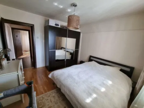 Proprietar vanzare apartament trei camere mobilat/utilat Calea Calarasi, sect 3